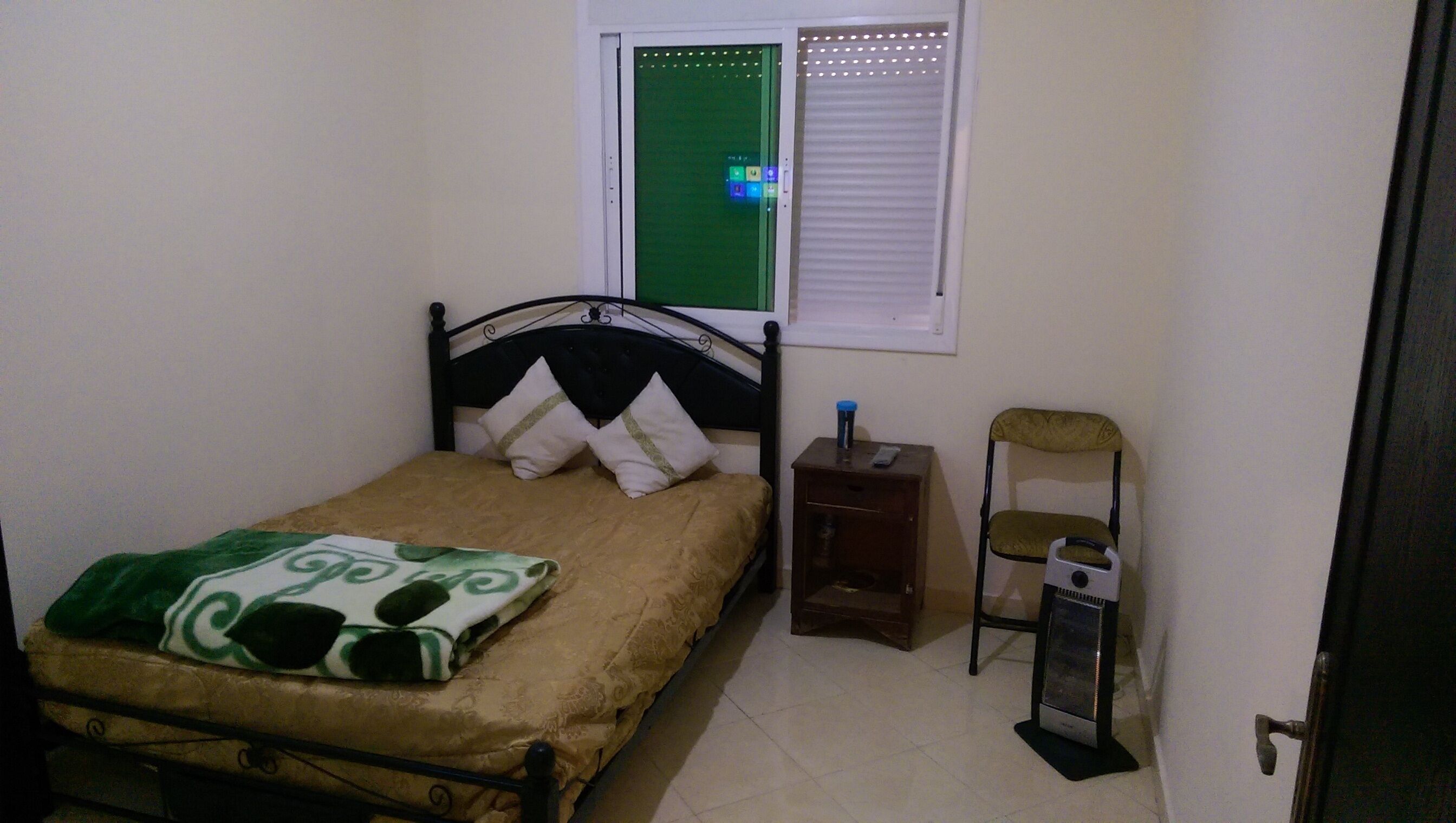 2 dormitorios, tabla de planchar con plancha, wifi y ropa de cama