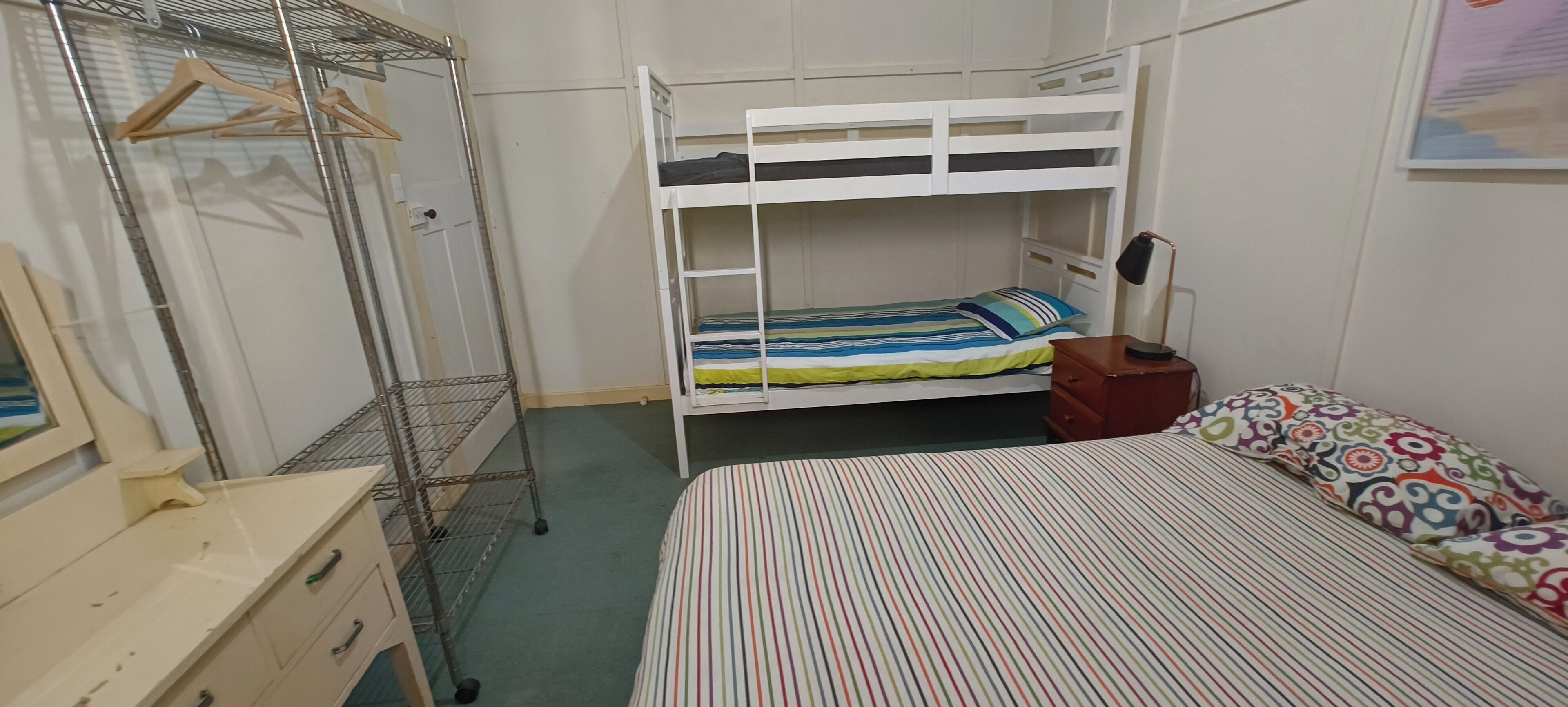 3 bedrooms, desk, iron/ironing board, travel crib