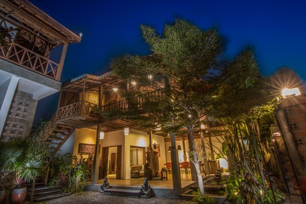 Front of property - evening/night - Isann Villa (Siem Reap)