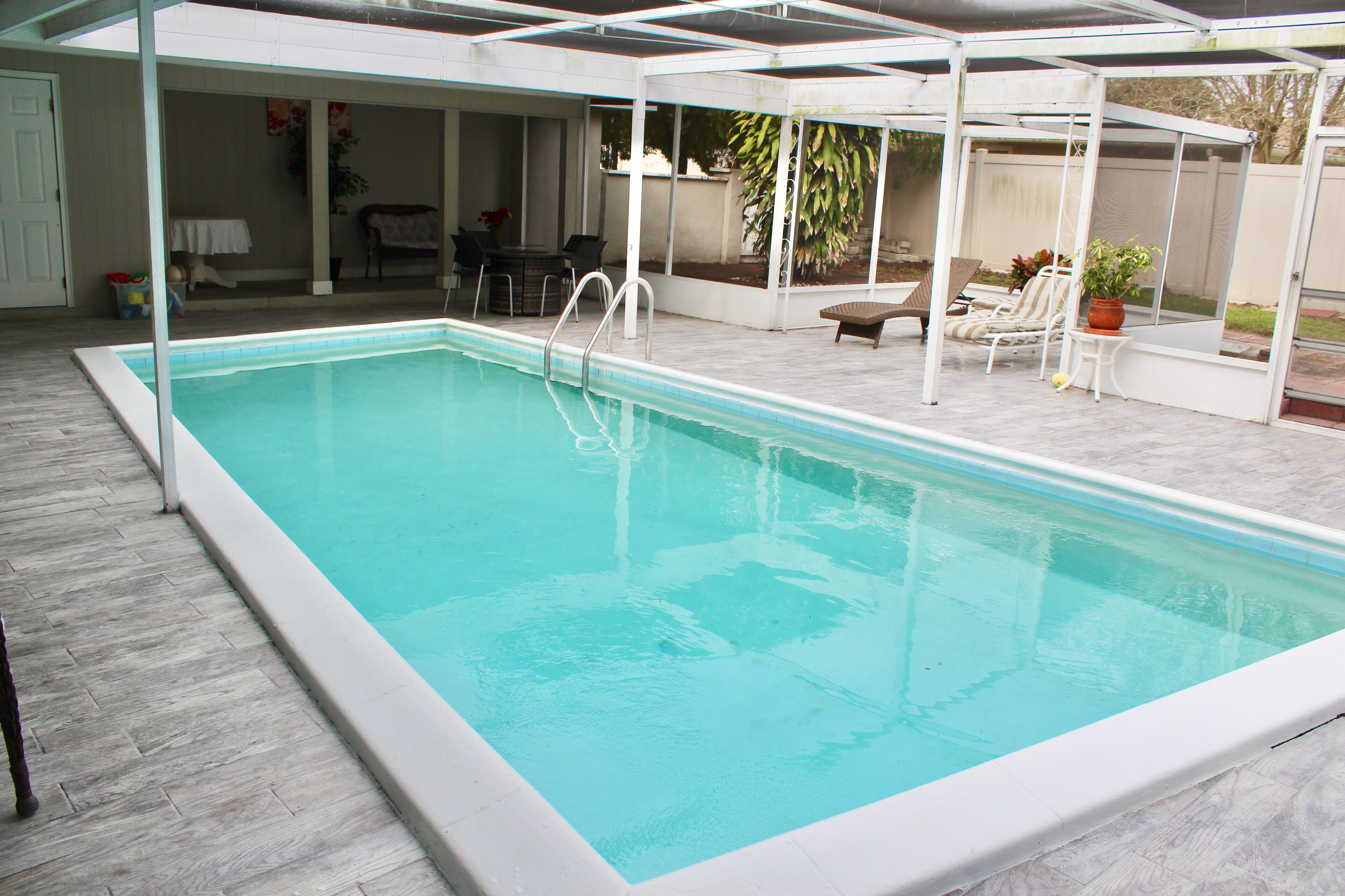 Outdoor pool, a heated pool