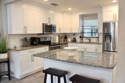 Cozy Home with Heated pool near Clearwater Beach