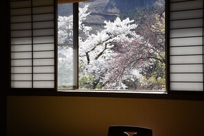 Premium bedding, down comforters, individually decorated - Yado Kanzan (Minakami)