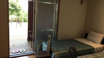 Room, 2 Twin Beds, Non Smoking | View from room