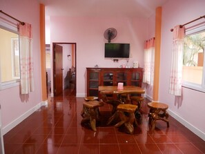 家庭房 | 起居区 | 平板电视