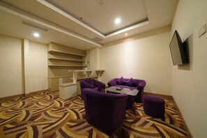 Suite | Living area | LCD TV