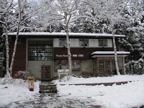Front of property - Kawaguchiko Pension Woodstock (Fujikawaguchiko)