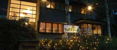 Fasade – kveld/natt