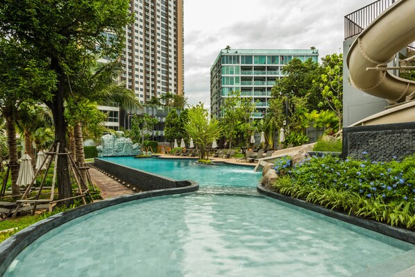 Outdoor pool, pool loungers