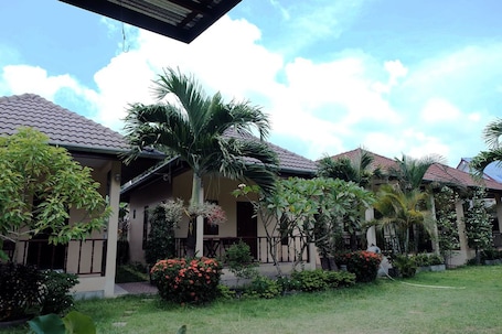 Exterior. Ron's Bungalow