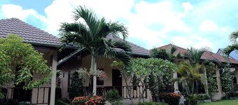 Ron's Bungalow
