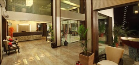 Lobby. Turtle Beach Resort - Morjim