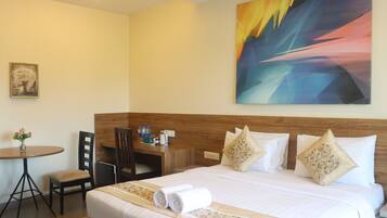 Executive Pool View Room With Balcony | Premium bedding, in-room safe, desk, blackout drapes