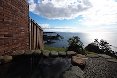 HOTEL AZUMA(ホテル吾妻)〈佐渡島〉