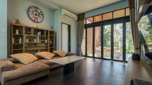 2 Bedrooms Villa  | Living area | Flat-screen TV - We Home Resort (Pak Chong)