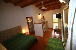 1 bedroom, laptop workspace, free cots/infant beds, rollaway beds - L'Araucaria (Santa Croce Camerina)