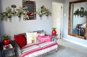 Family Room 1 (1) | Living area | 32-inch LED TV with satellite channels, TV - Zonnevanger (Paarl)