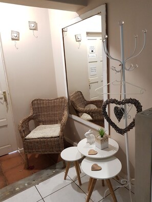 32-inch LED TV with satellite channels, TV - Zonnevanger (Paarl)