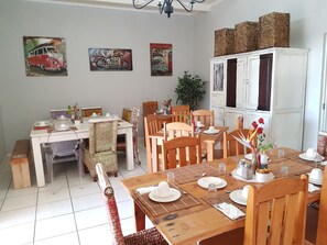 Tägliches großes Frühstück (75 ZAR pro Person)