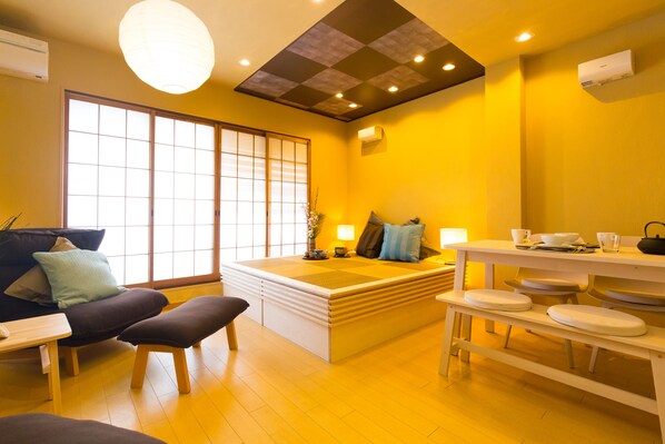 一棟貸し | リビングルーム | 薄型テレビ