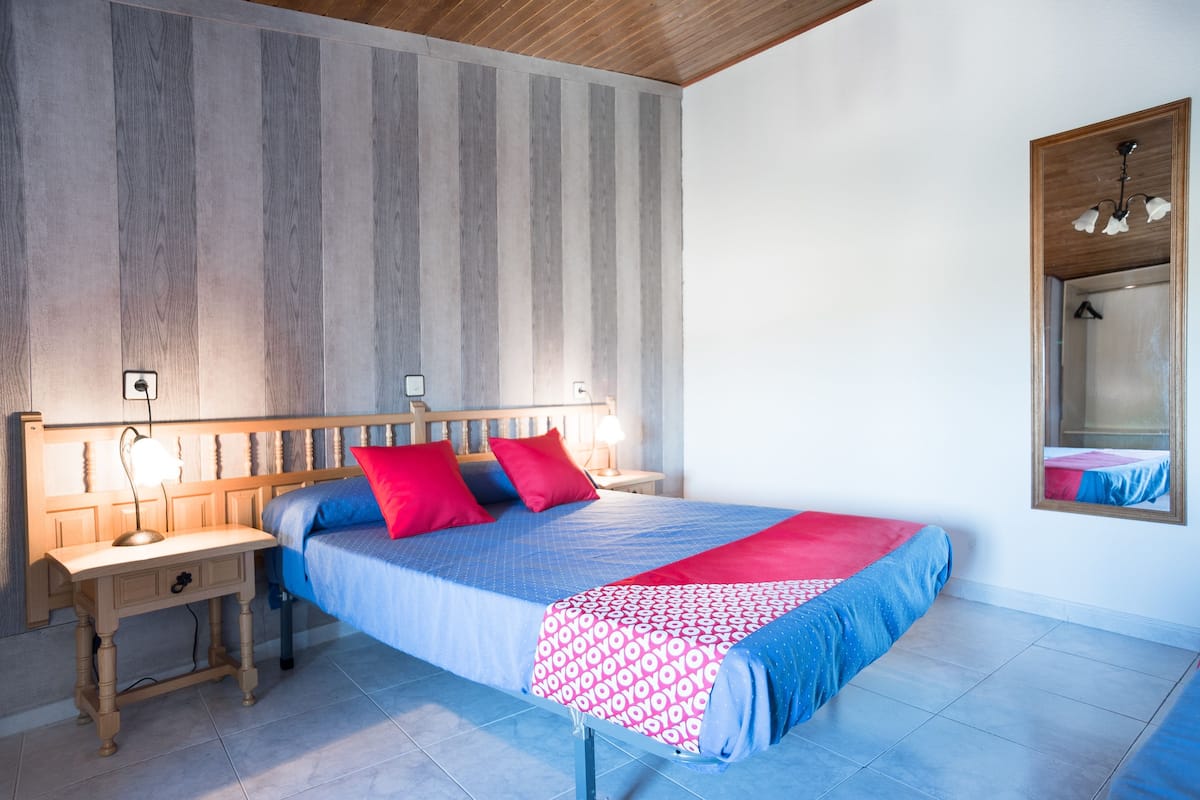 Triple Room | Free WiFi, bed sheets