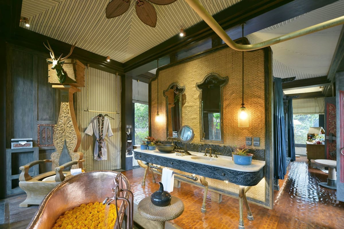 Spa | Couples treatment rooms, body treatments, body scrubs, facials