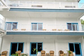 Front of property - Hotel Bonne Nuit (Labuan Bajo)