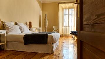 Premium bedding, down comforters, pillowtop beds, desk