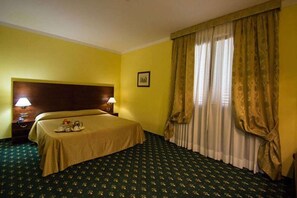 Minibar, in-room safe, desk, free WiFi - Hotel President (Montecatini Terme)