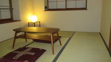 Japanese Style Room | Free WiFi