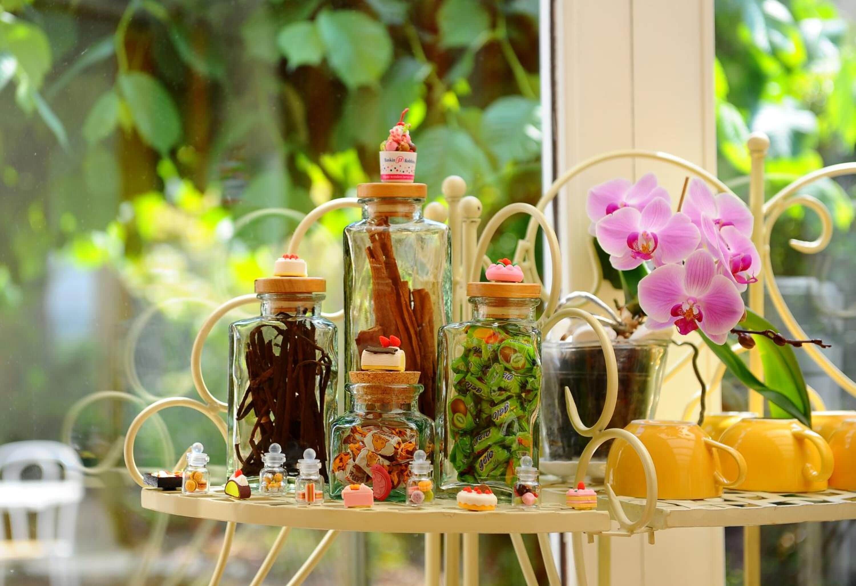 daily continental breakfast (eur 9.50 per person)