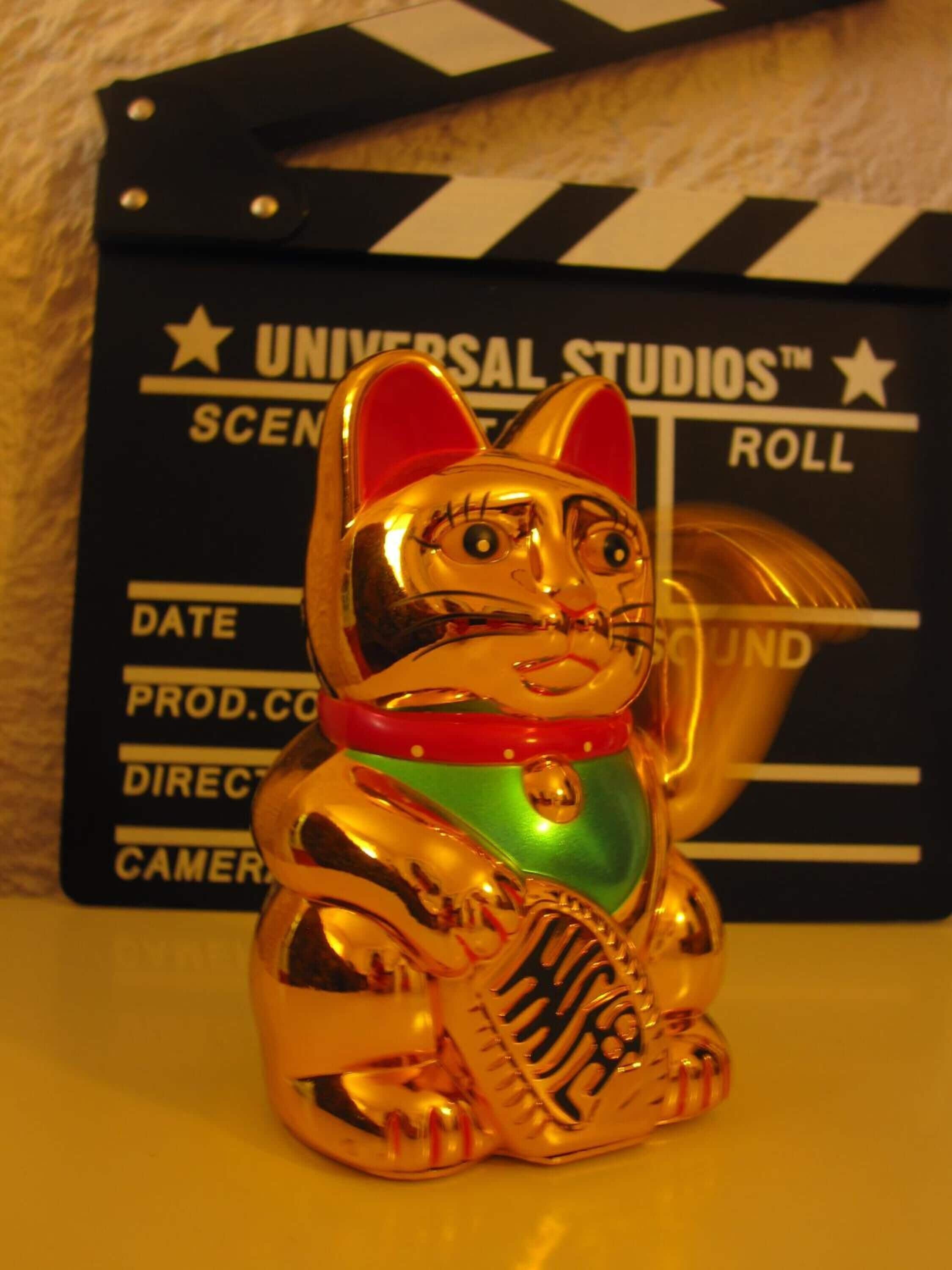 daily continental breakfast (eur 9.50 per person)