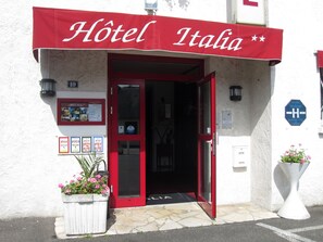 Front of property - Hôtel Italia (Tours)