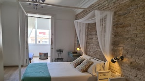 Junior Suite, 1 Double Bed with Sofa bed, Ensuite (Dalí) - Casa Kessler Barcelona - Hostel (Barcelona)