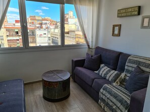 Suite Junior, 1 Tempat Tidur Double dengan tempat tidur Sofa, ensuite (Dalí) | Seprai premium, selimut bulu angsa, dan didekorasi berbeda-beda