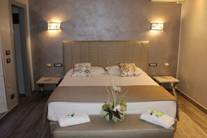 Junior Suite, Garden View | Soundproofing, cribs/infant beds, free WiFi, bed sheets - Aquila Hotel (Orte)