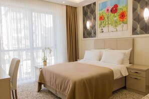 City Double Room, 1 Double Bed, Accessible, City View | Premium bedding, minibar, in-room safe, desk - Goldhan Hotel (Tekirdag)