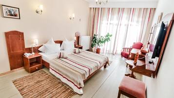 Bureau, lits pliants/supplémentaires, Wi-Fi gratuit