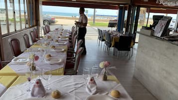 Se sirven desayunos, almuerzos y cenas