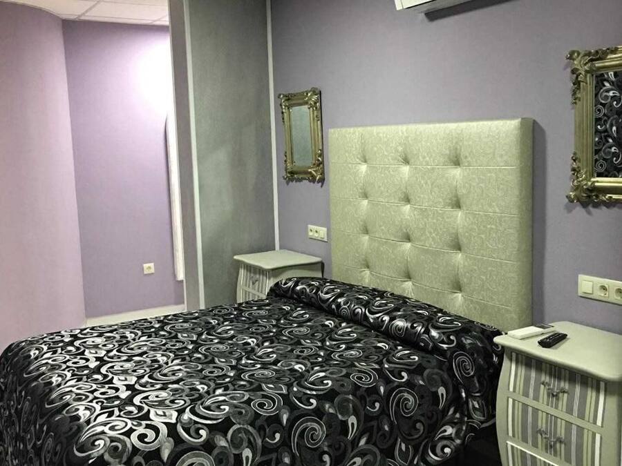 In-room safe, soundproofing, iron/ironing board, cribs (free)