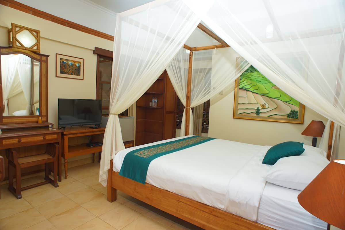 Standard Room, 1 Queen Bed (Lotus 2) | In-room safe, individually decorated, individually furnished, desk