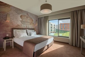 Minibar, in-room safe, blackout curtains, free WiFi - Vila Gale Collection Sintra Hotel (Sintra)