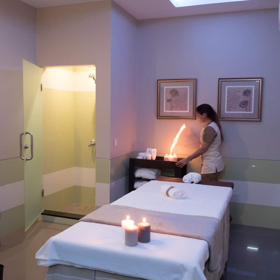 Couples treatment rooms, sauna, hot tub, steam room, Turkish bath