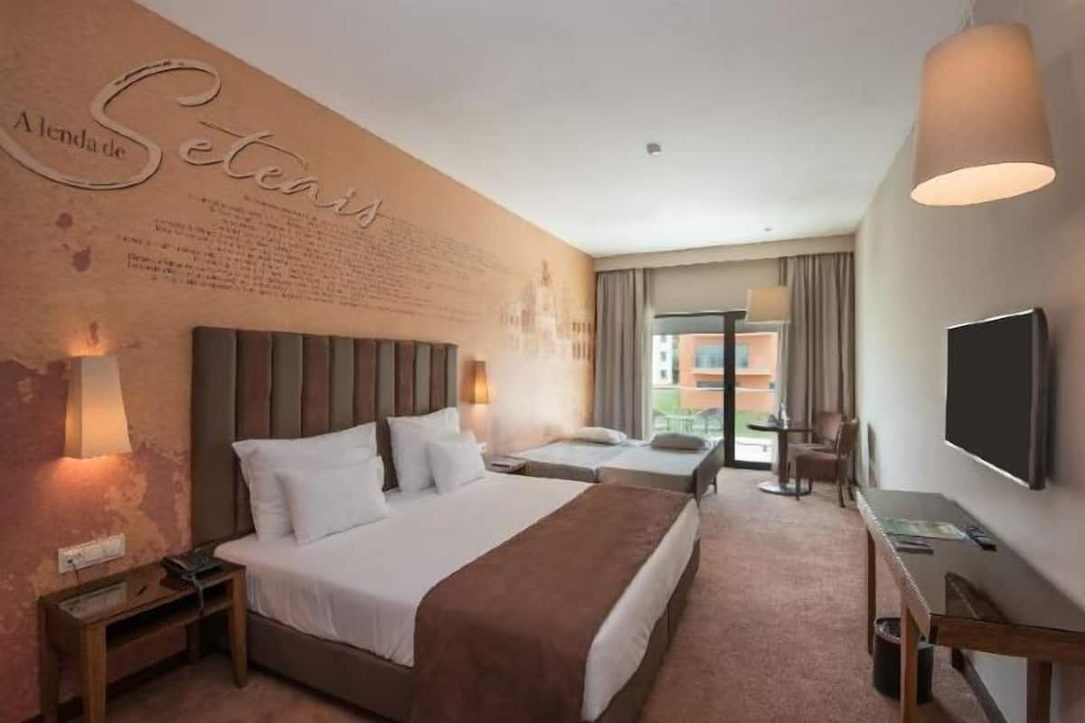 Minibar, caja fuerte, cortinas opacas y wifi gratis