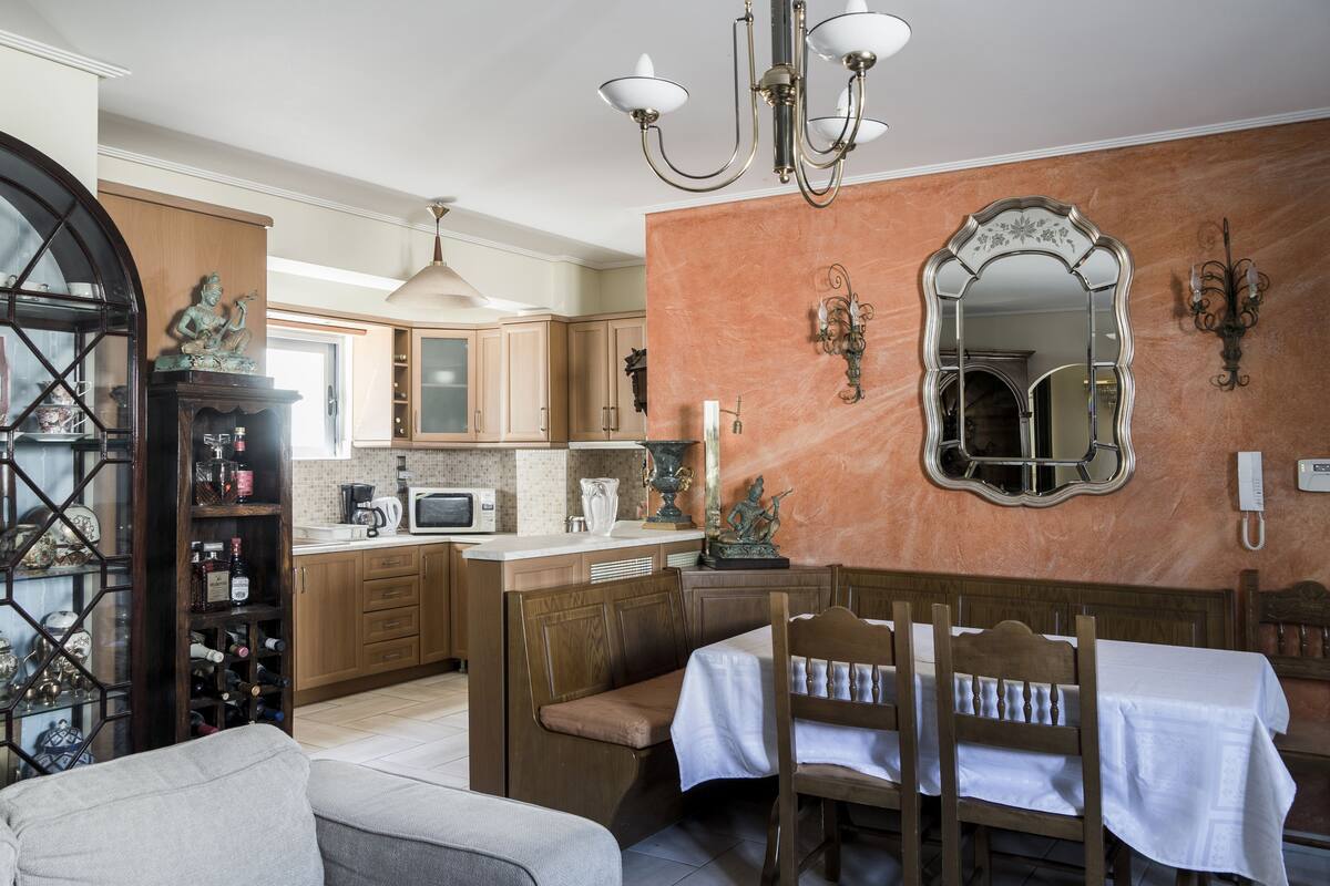 Family Apartment, 2 Bedrooms, Kitchen | Living area | Smart TV