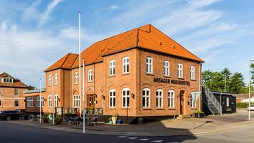 Habitación de diseño doble, 1 cama doble | Entrada al alojamiento