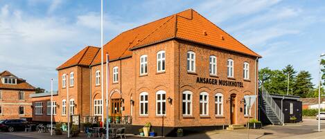 Habitación de diseño doble, 1 cama doble | Entrada al alojamiento