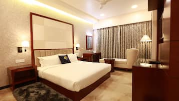 Premium bedding, minibar, in-room safe, desk