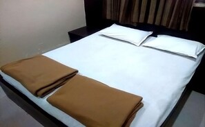 Basic-Doppelzimmer, 1 Doppelbett, Stadtblick