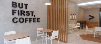 Hop Inn Hotel Aseana City