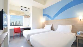 Down comforters, in-room safe, desk, laptop workspace